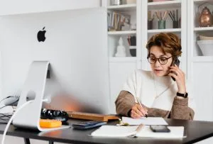 Un expert en communication au travail